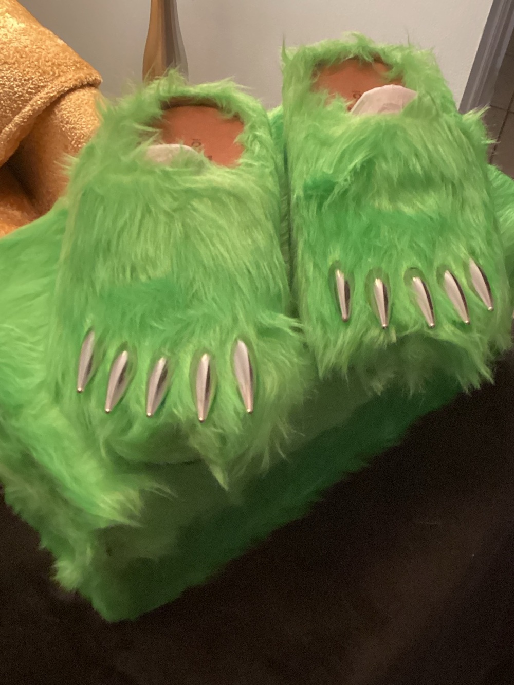 Unisex Green Furry Monster Slippers - Unbranded